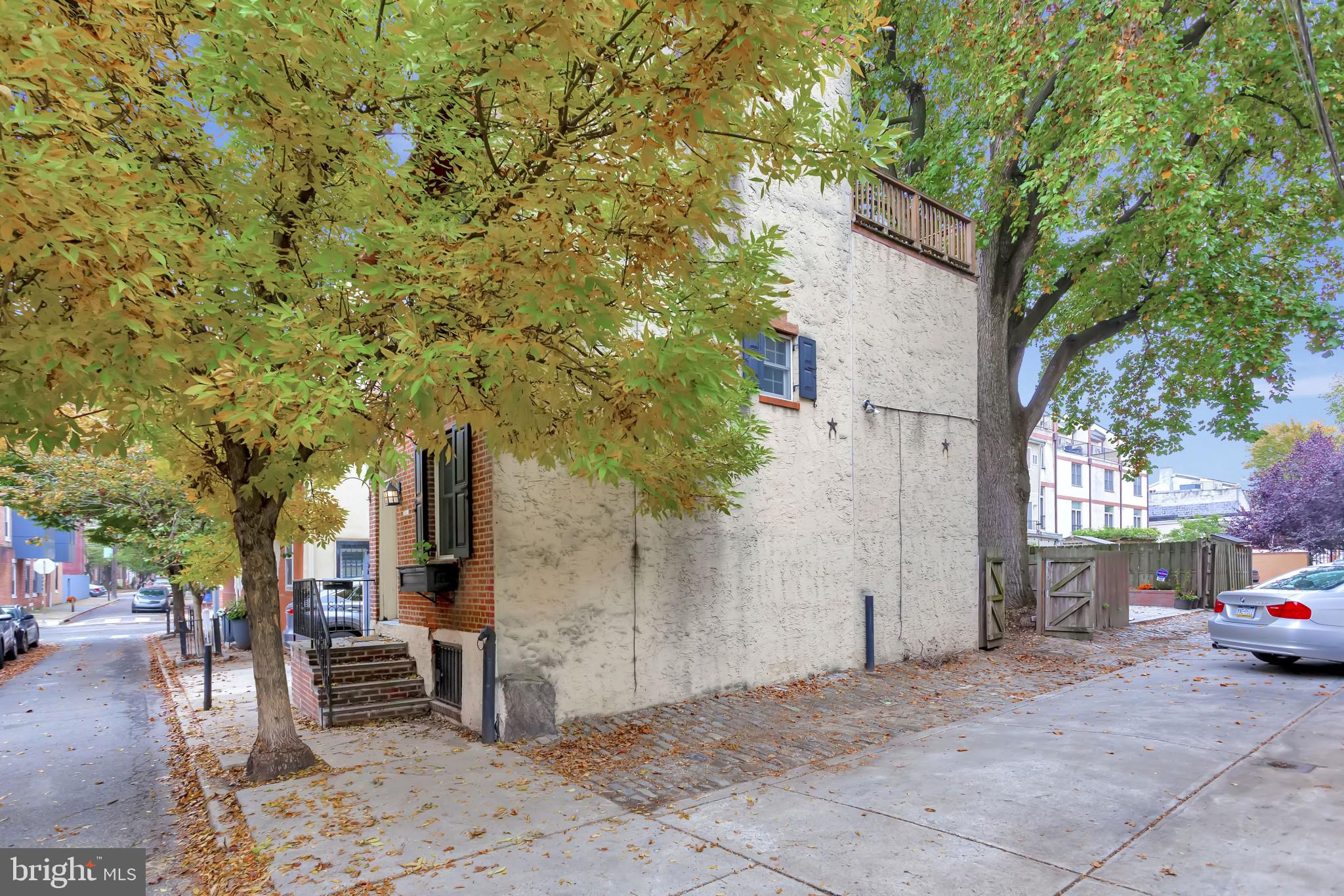 141 Carpenter Street Philadelphia, PA 19147 - Photo 2 of 25