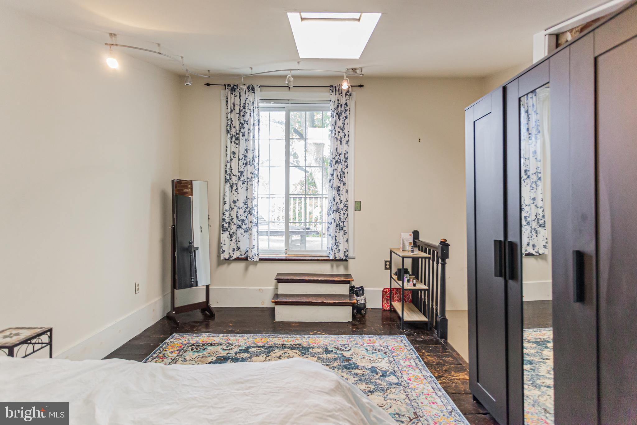 141 Carpenter Street Philadelphia, PA 19147 - Photo 18 of 25