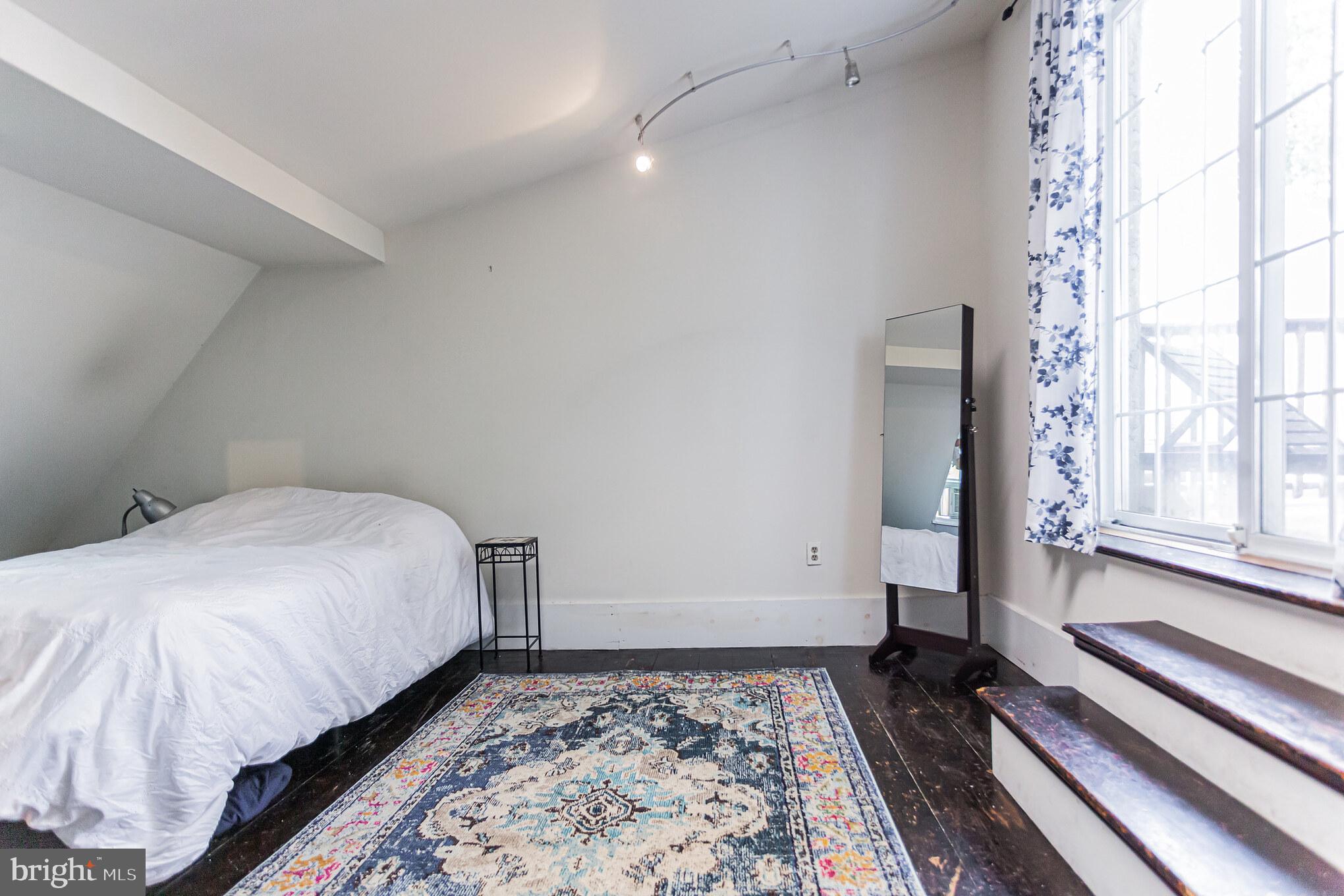 141 Carpenter Street Philadelphia, PA 19147 - Photo 19 of 25