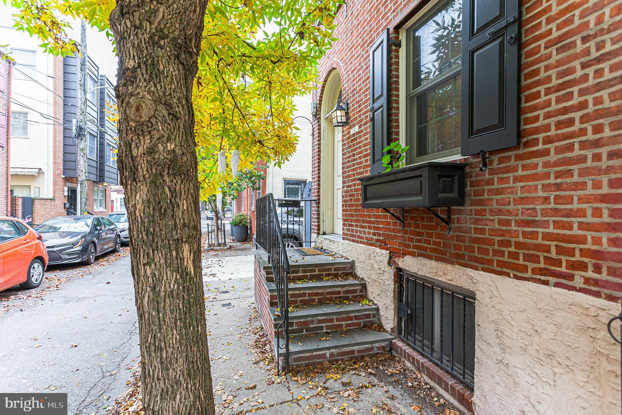 141 Carpenter Street Philadelphia, PA 19147 - Photo 3 of 25