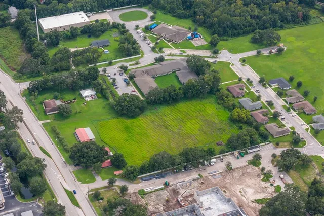 $1,950,000 | 3720 Kathleen Road, Lakeland, FL 33810