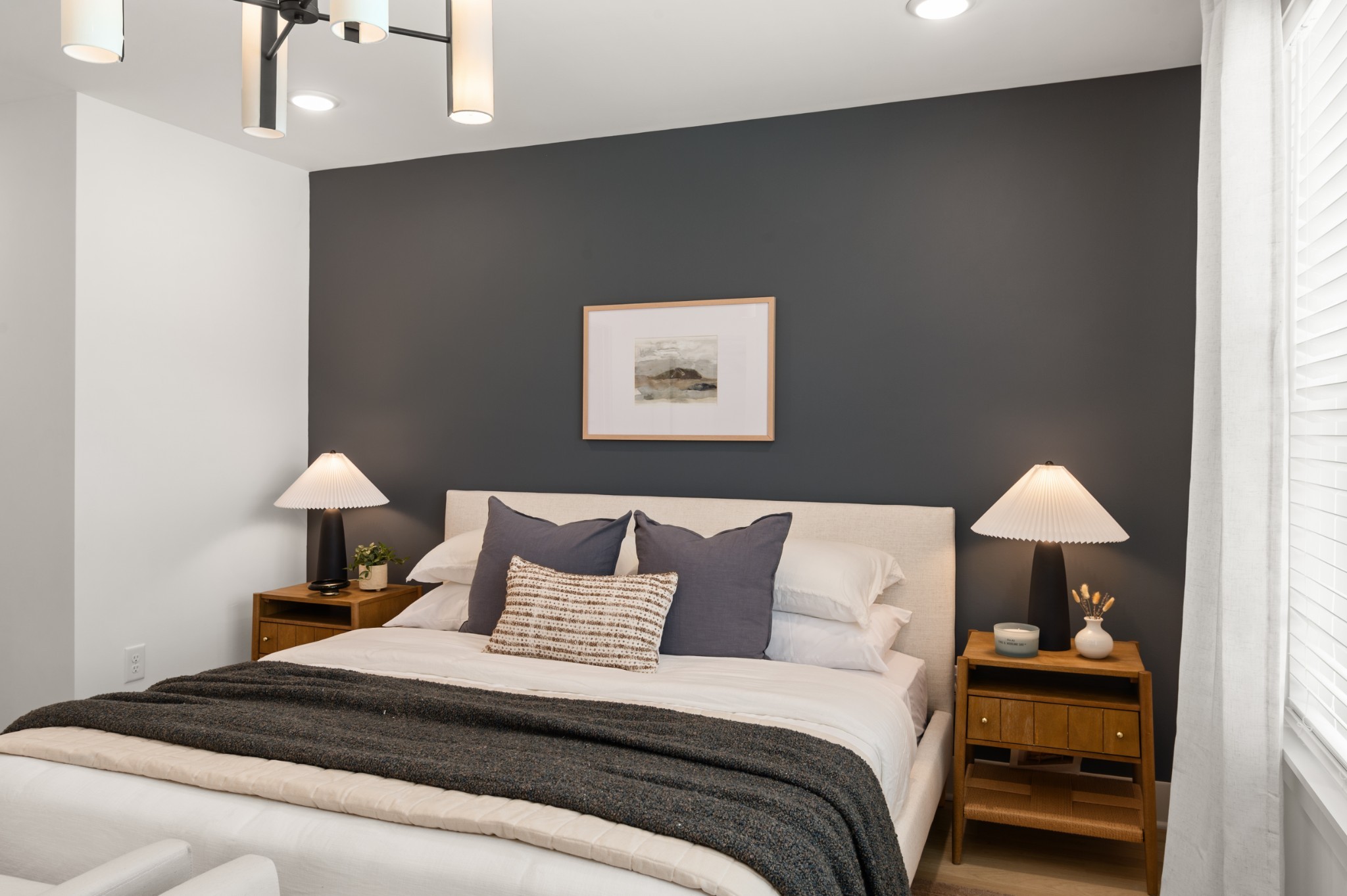 109 Chadwick Court Madison, TN 37115 - Photo 10 of 32 a bedroom with a bed and a lamp