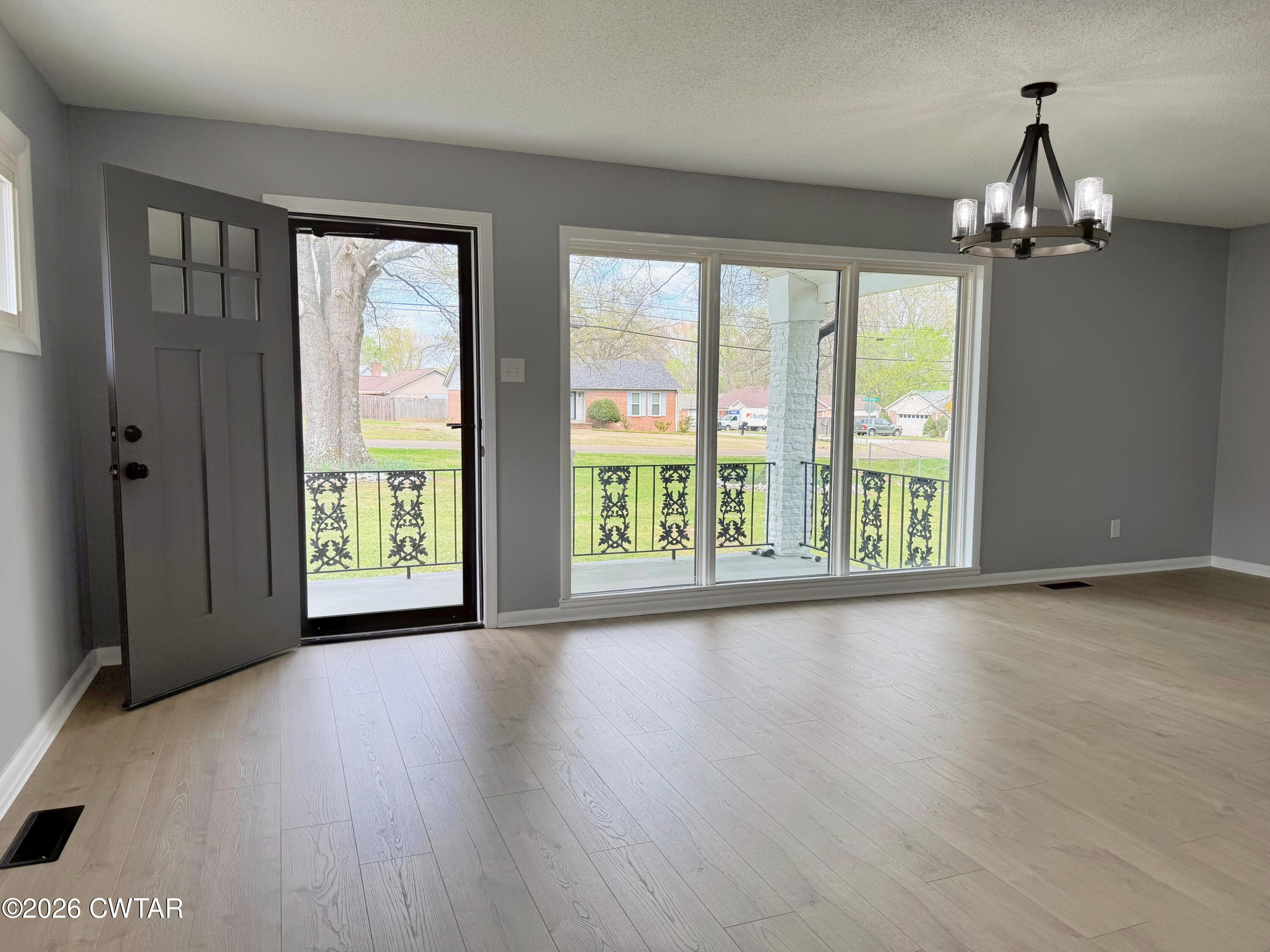 260 Harts Bridge Road Jackson, TN 38301 - Photo 5 of 23 Living Room