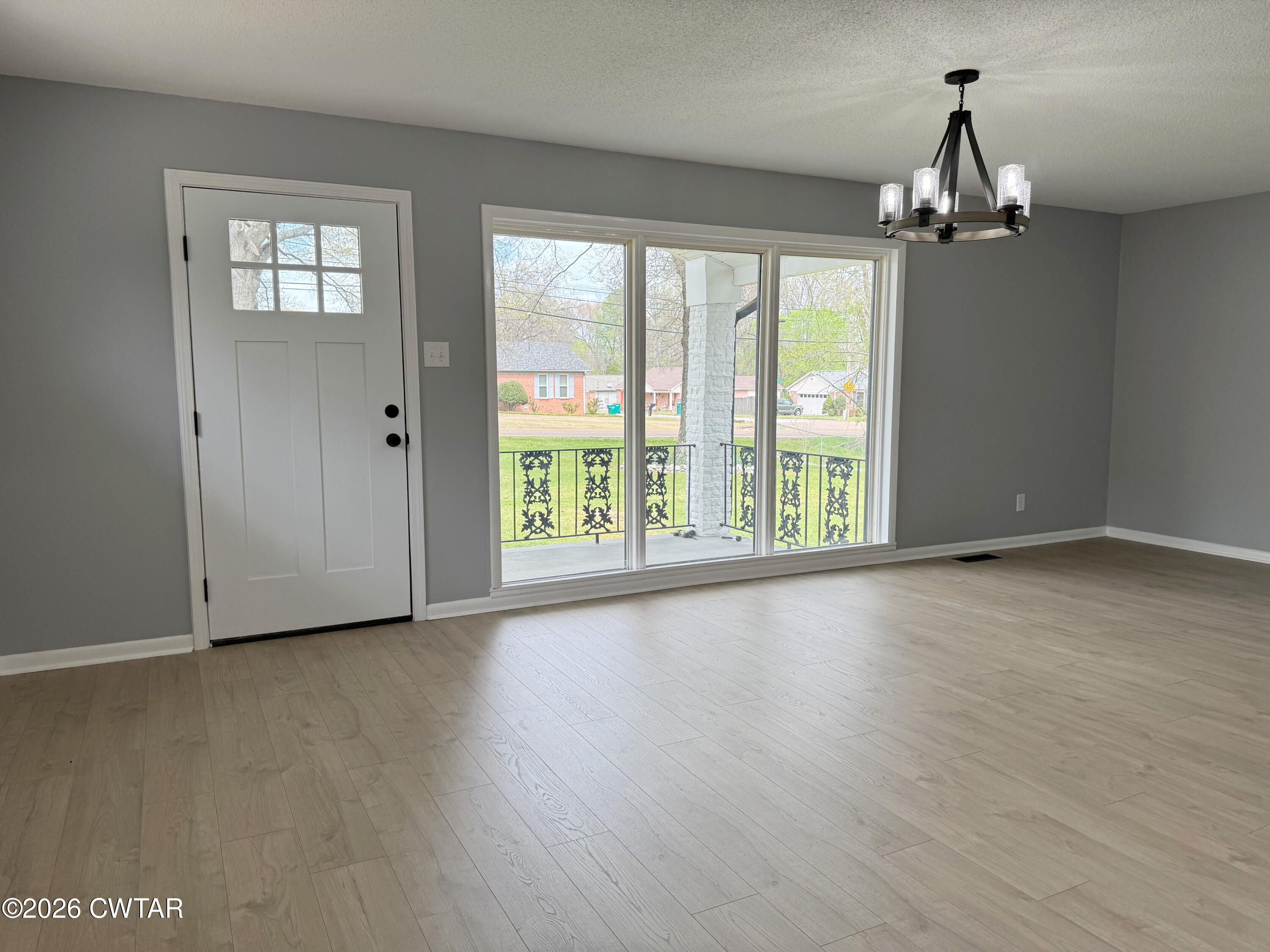 260 Harts Bridge Road Jackson, TN 38301 - Photo 6 of 23 Living Room