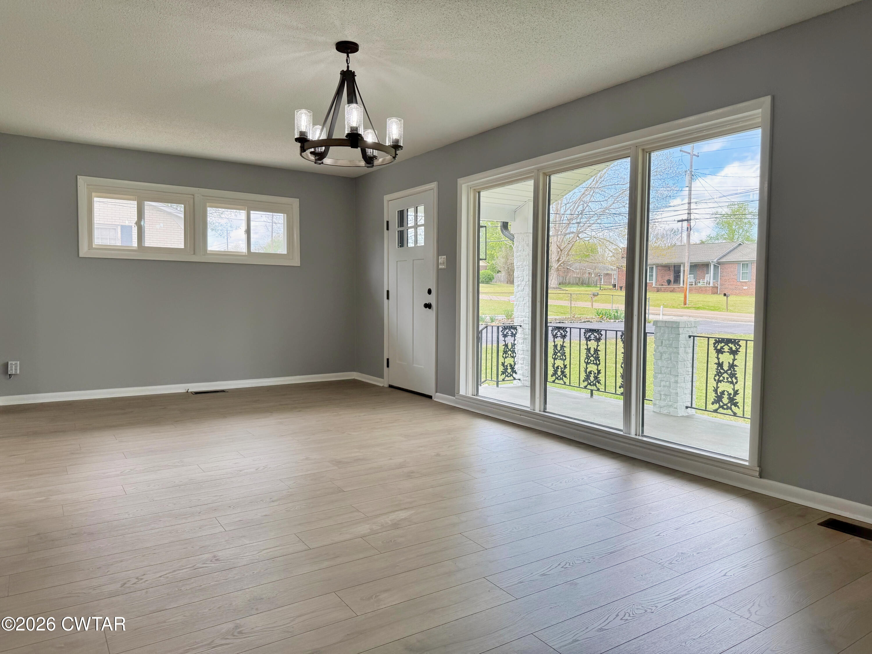 260 Harts Bridge Road Jackson, TN 38301 - Photo 7 of 23 Living Room