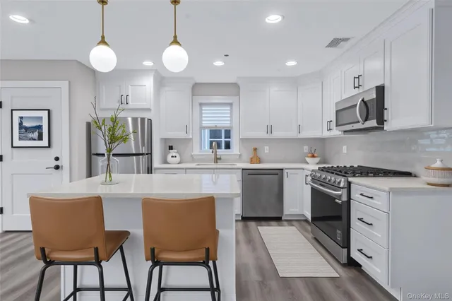 $3,399 | 110 School Street, Unit 1, Glen Cove, NY 11542