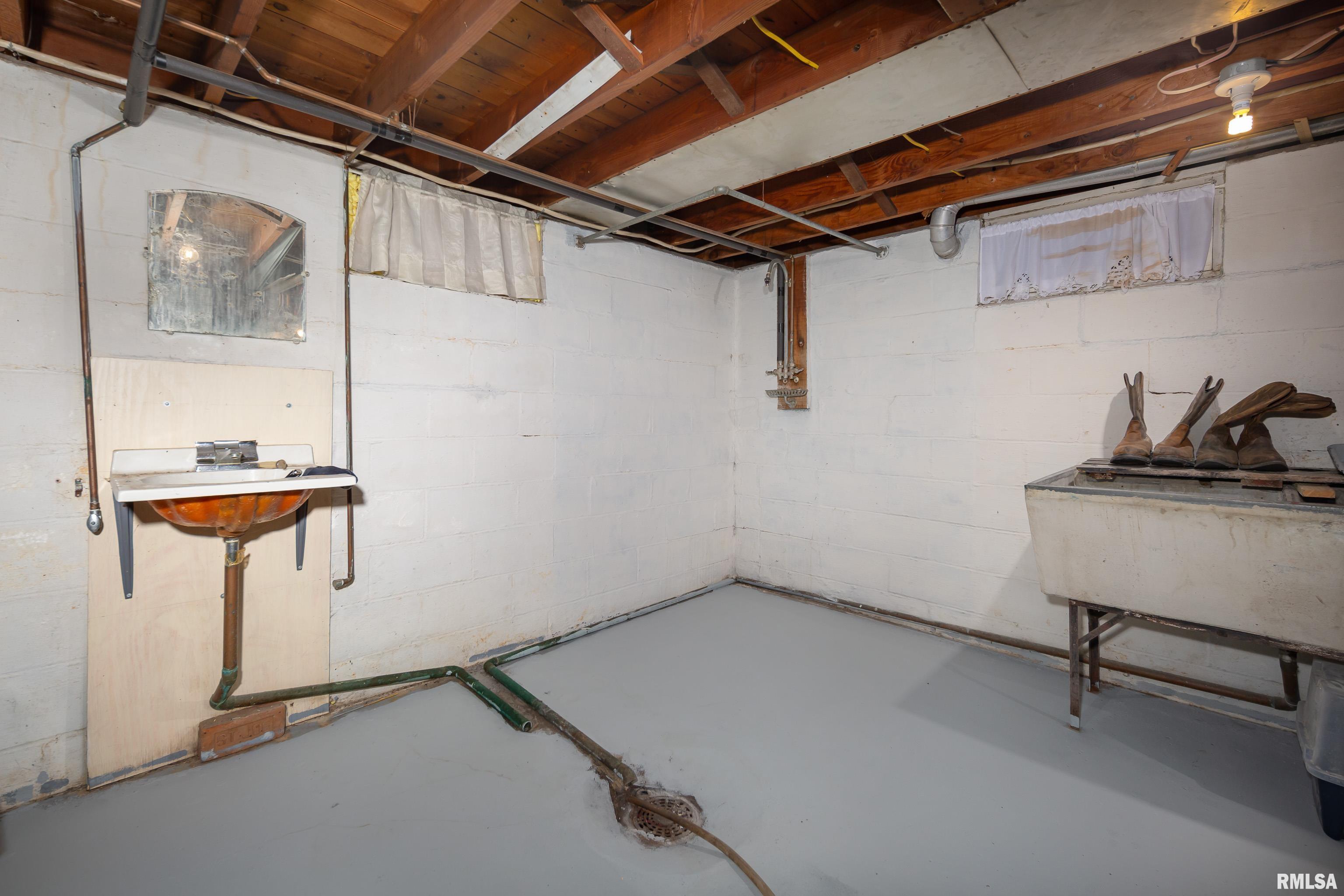 1908 46th Street Moline, IL 61265 - Photo 23 of 32 Gallery Image 23