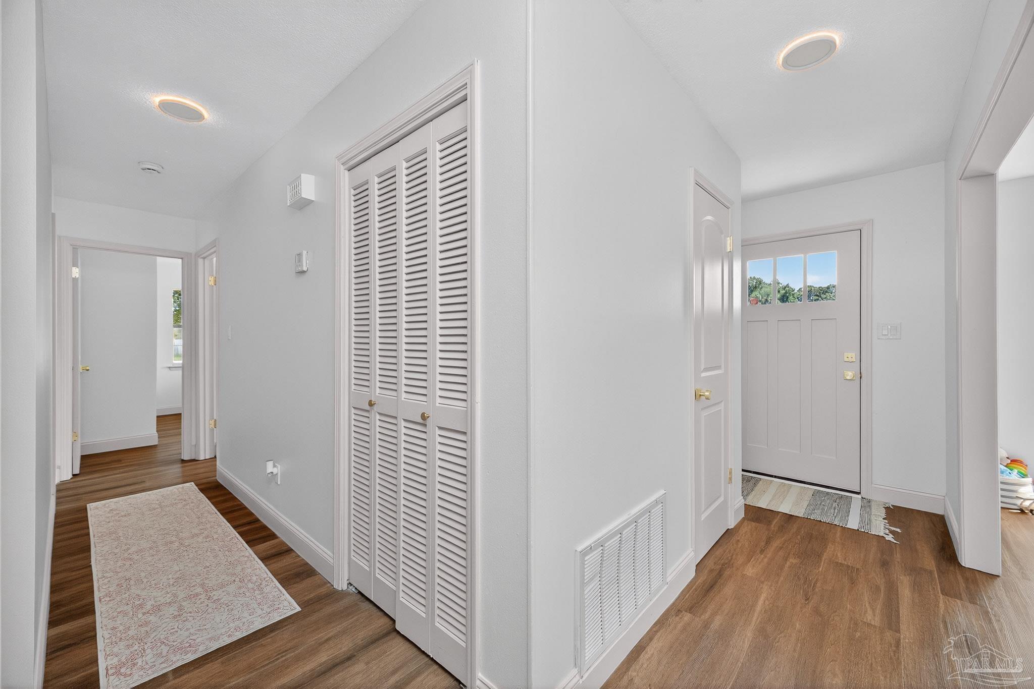 2768 Venetian Way Gulf Breeze, FL 32563 - Photo 32 of 60 Nightlight feature