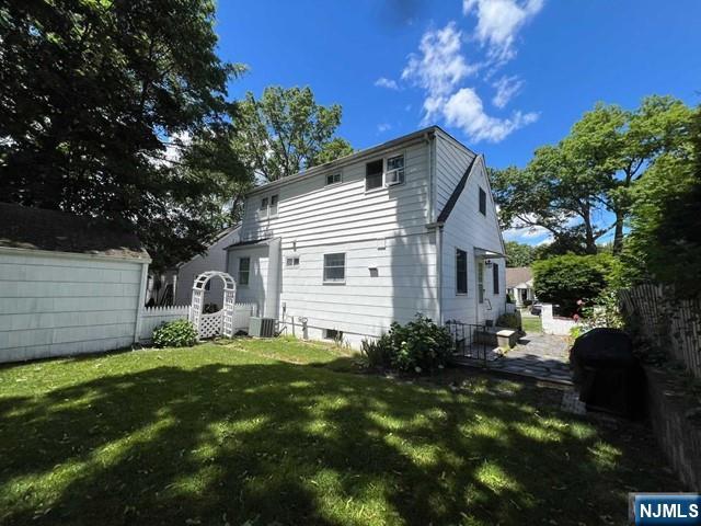 380 Chesterfield Street Ridgewood, NJ 07450 - Photo 2 of 23