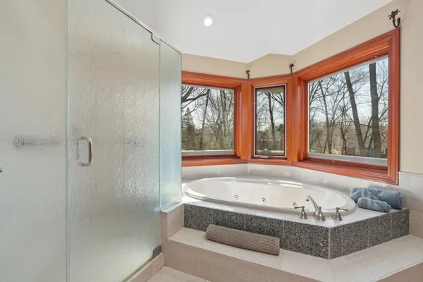 $825,000 | 1438 Kings Wood Road, Eagan, MN 55122