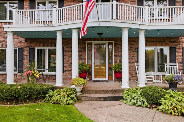 $825,000 | 1438 Kings Wood Road, Eagan, MN 55122