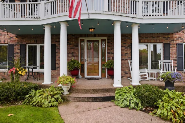 $825,000 | 1438 Kings Wood Road, Eagan, MN 55122
