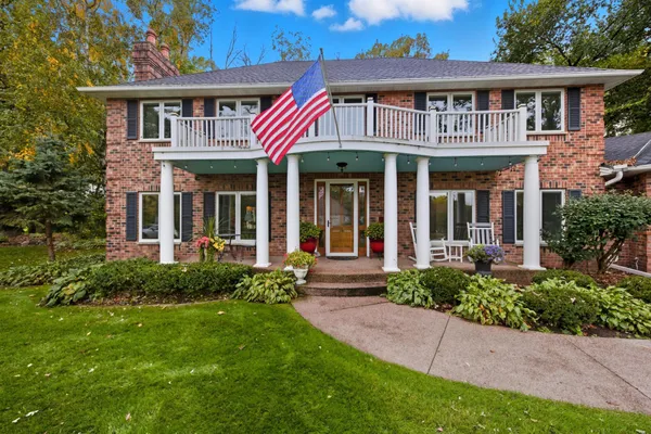 $825,000 | 1438 Kings Wood Road, Eagan, MN 55122