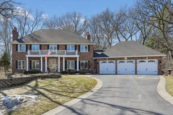 $825,000 | 1438 Kings Wood Road, Eagan, MN 55122