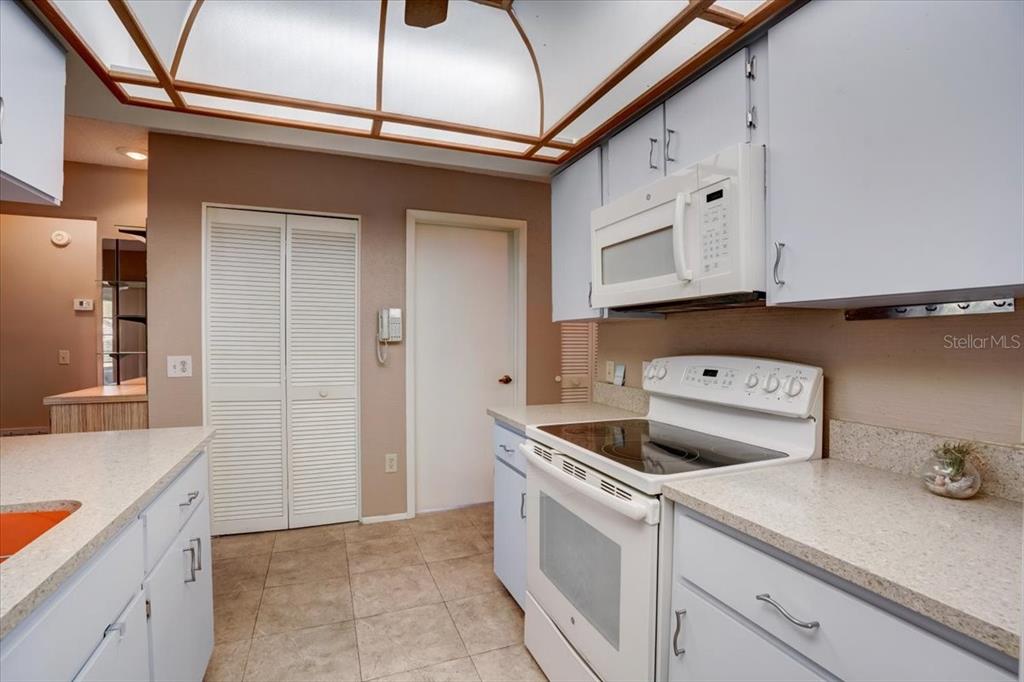 10721 Tonapa Loop Port Richey, FL 34668 - Photo 10 of 44 Gallery Image 10