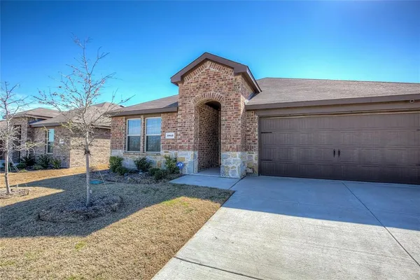 $2,195 | 2912 Wooten Trail, Royse City, TX 75189