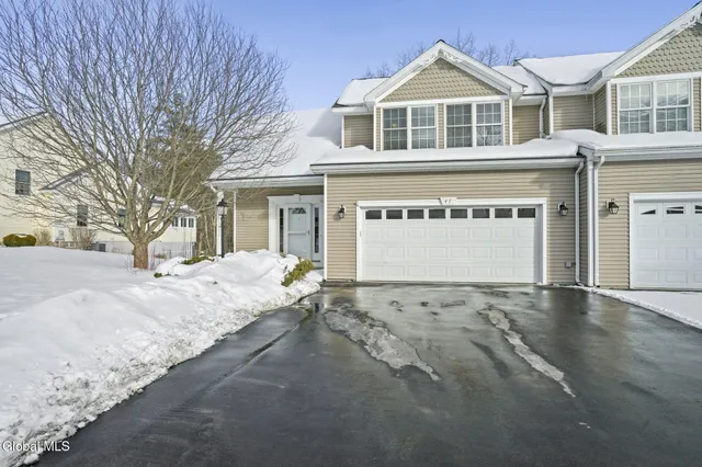 $465,000 | 47 Oakmont Street, Niskayuna, NY 12309