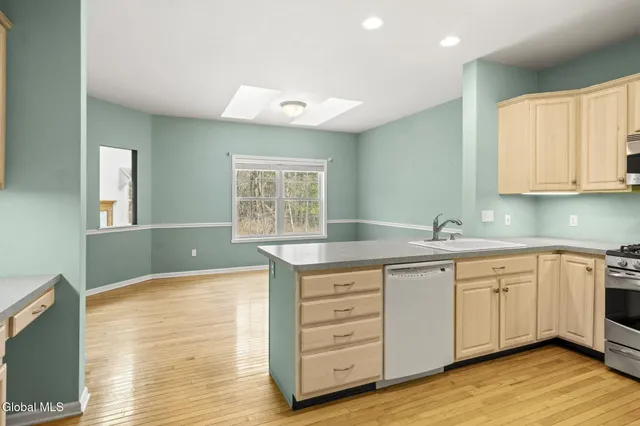 $465,000 | 47 Oakmont Street, Niskayuna, NY 12309