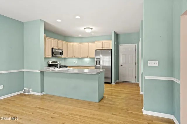 $465,000 | 47 Oakmont Street, Niskayuna, NY 12309