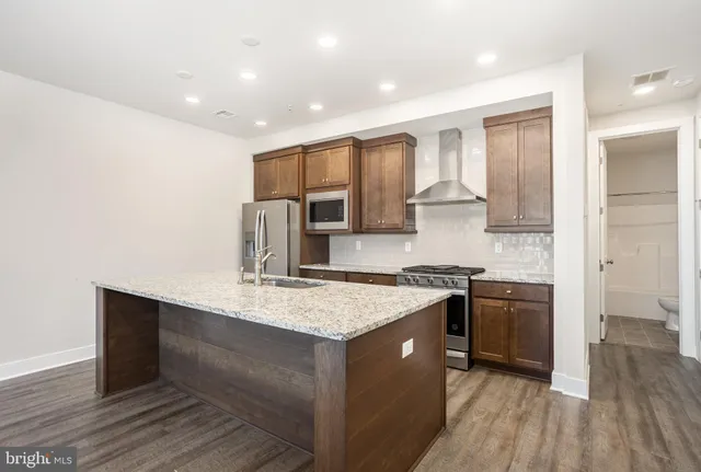 $2,370 | 3119 Herr Street, Mechanicsburg, PA 17055