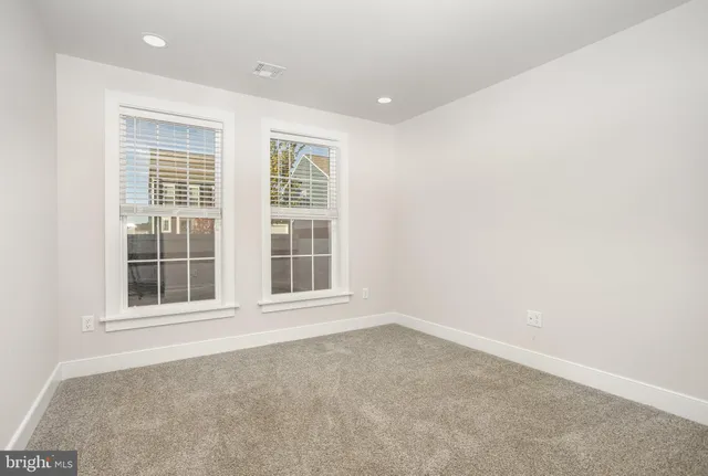 $2,370 | 3119 Herr Street, Mechanicsburg, PA 17055