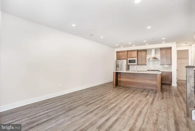 $2,370 | 3119 Herr Street, Mechanicsburg, PA 17055