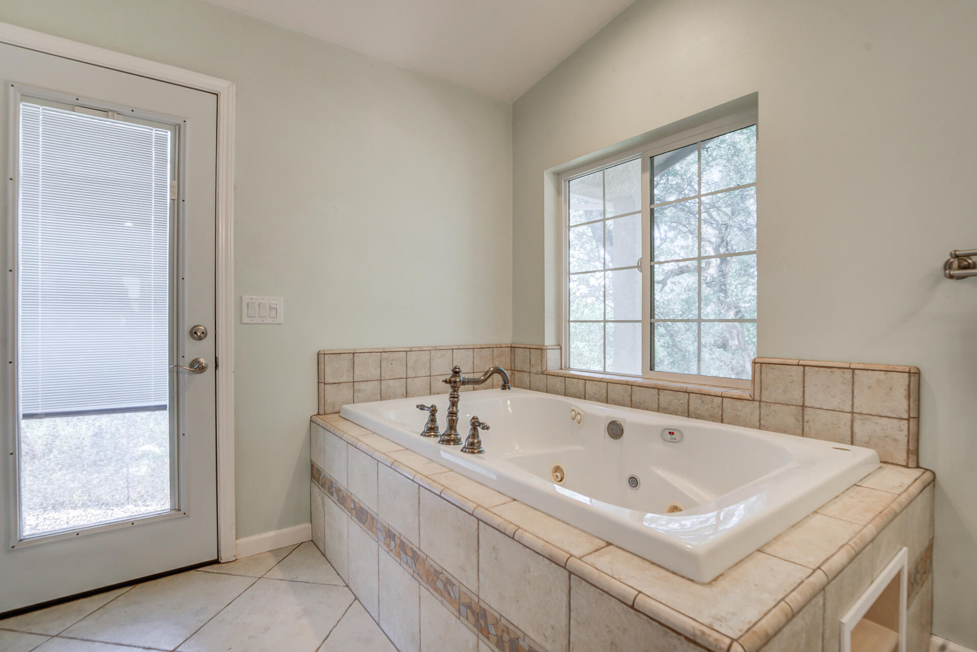 18080 Benson Road Cottonwood, CA 96022 - Photo 24 of 54 P-Bathtub