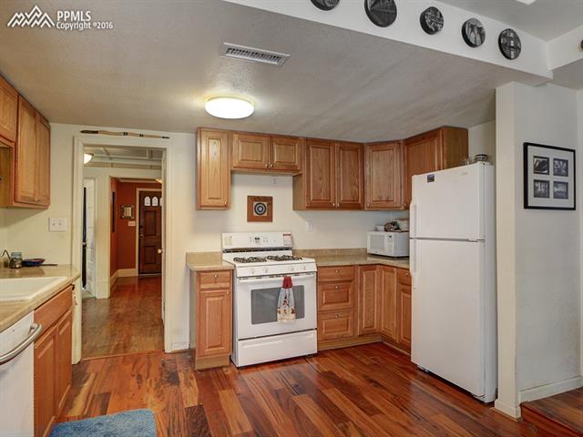 1542 West Cheyenne Road Colorado Springs, CO 80906 - Photo 11 of 27