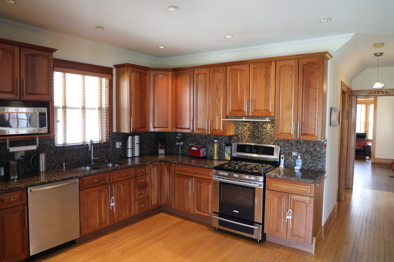 400 Shenstone Road Riverside, IL 60546 - Photo 6 of 31