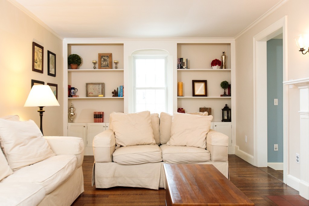 48 Pine Ridge Road Wellesley, MA 02481 - Photo 6 of 26 a living room with furniture and a lamp