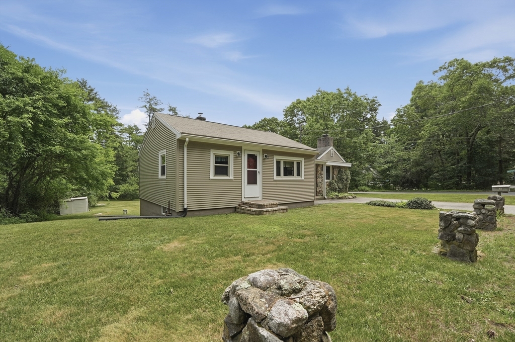 61 Flagg Swamp Road Freetown, MA 02717 - Photo 4 of 38