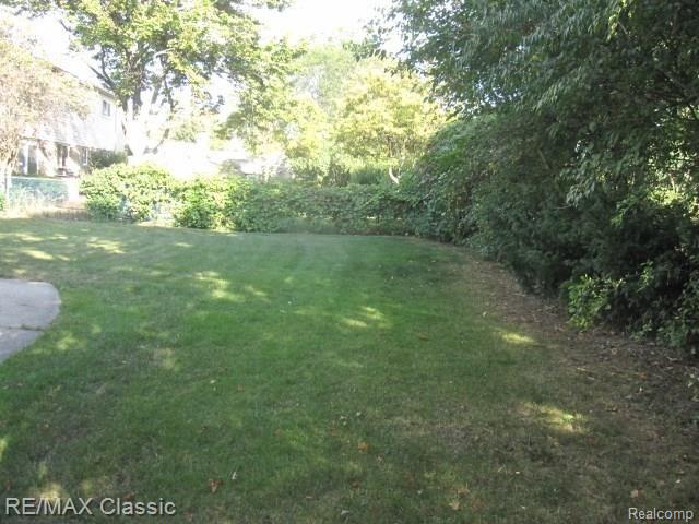 42957 Versailles Road Canton, MI 48187 - Photo 23 of 25 IMG_1046.JPG