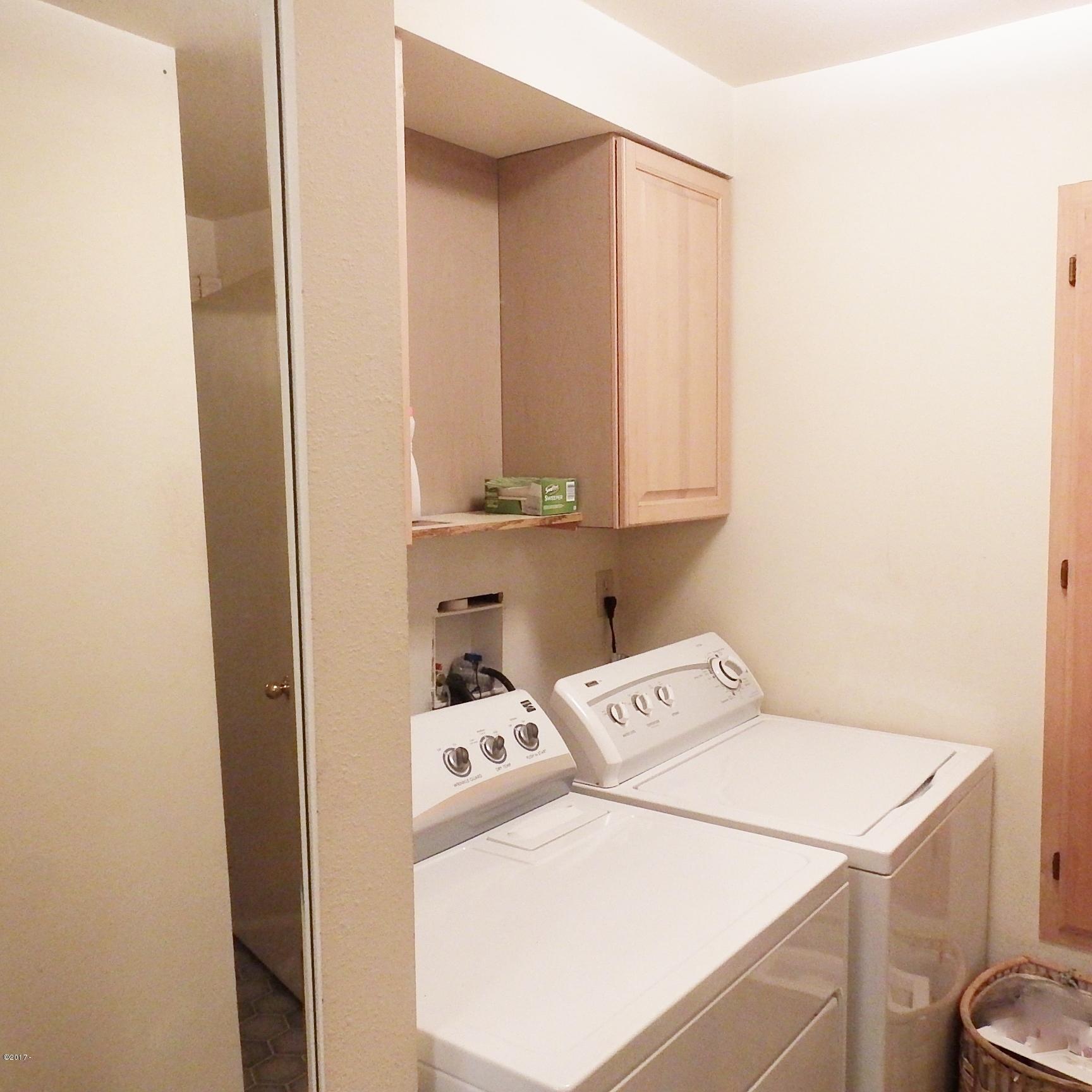 6205 Scherzinger Road Neskowin, OR 97149 - Photo 27 of 88 Laundry