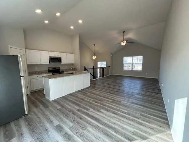 $335,000 | 9711 220th Street, Peculiar, MO 64078