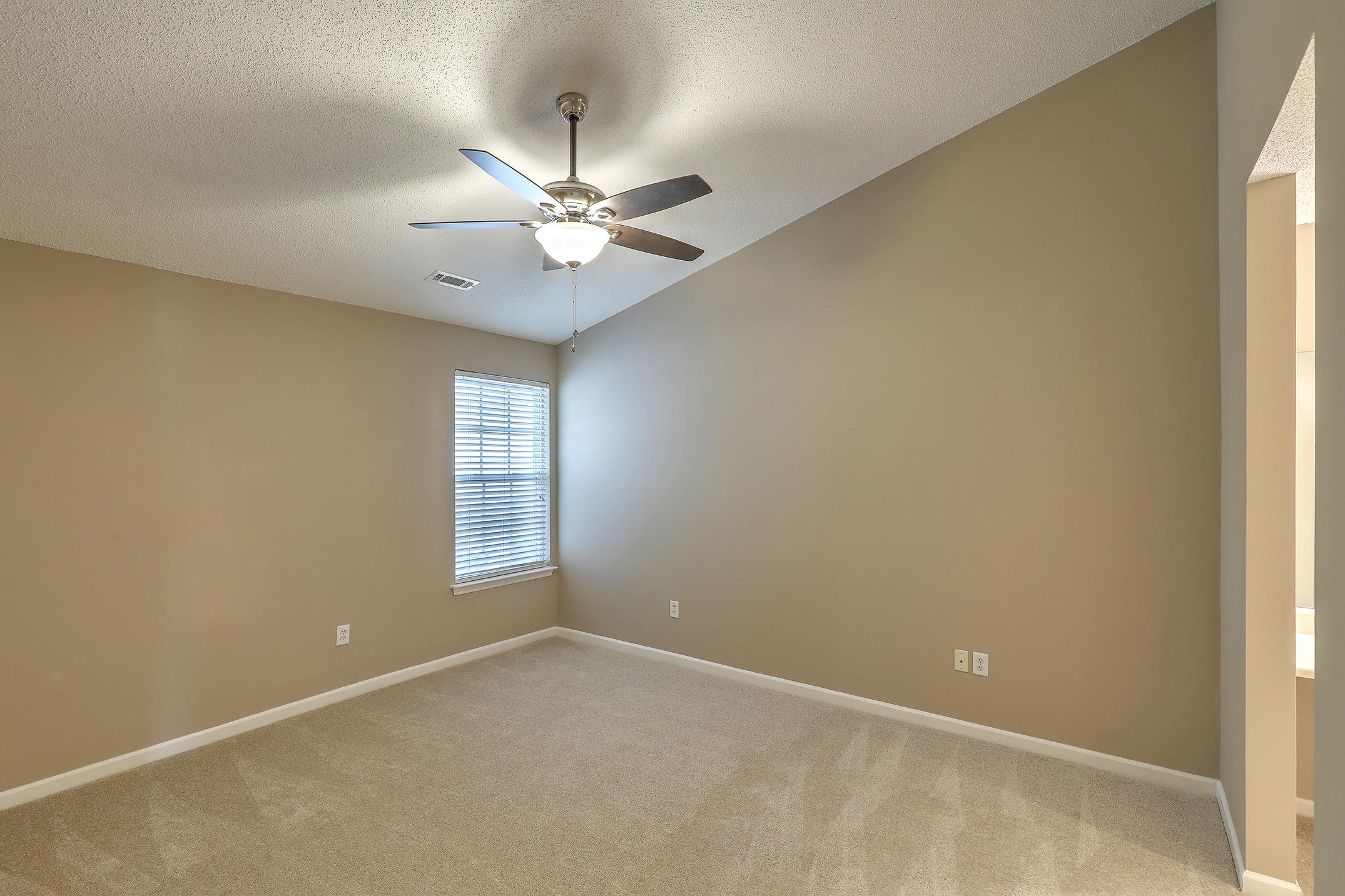 8053 Vermont Road North Charleston, SC 29418 - Photo 16 of 30 1R3A9149_50_51