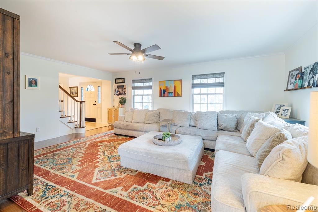 18057 Meridian Road Grosse Ile, MI 48138 - Photo 8 of 64 Gallery Image 8