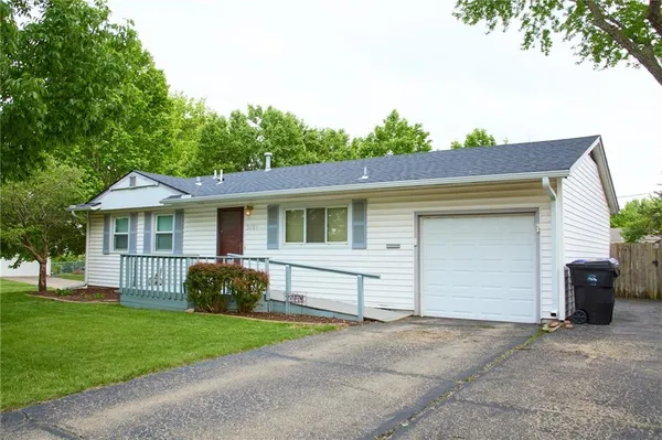 $173,000 | 3101 Southwest 30th Street, Topeka, KS 66614