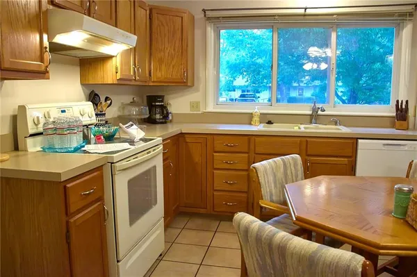 $173,000 | 3101 Southwest 30th Street, Topeka, KS 66614