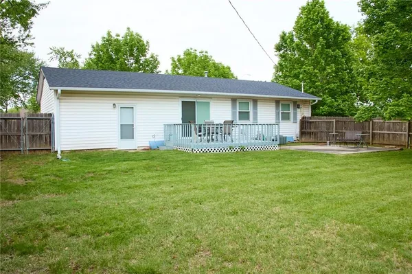 $173,000 | 3101 Southwest 30th Street, Topeka, KS 66614