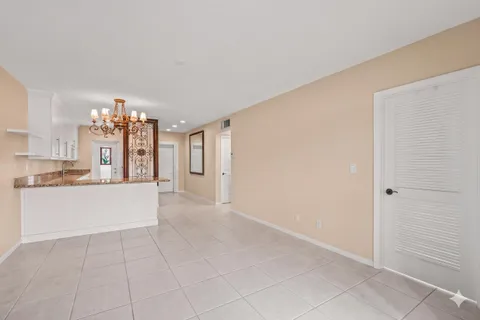$210,000 | 1118 Lake Terrace, Unit 217H, Boynton Beach, FL 33426