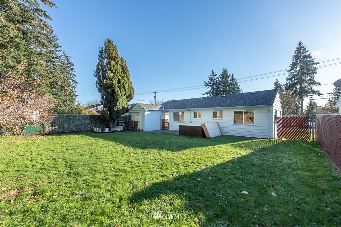 3616 Northeast 6th Street Renton, WA 98056 - Photo 20 of 26