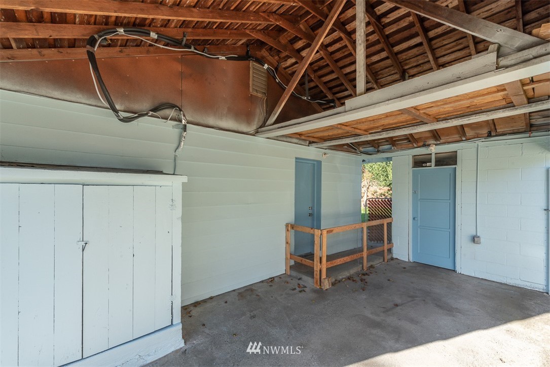 3616 Northeast 6th Street Renton, WA 98056 - Photo 23 of 26