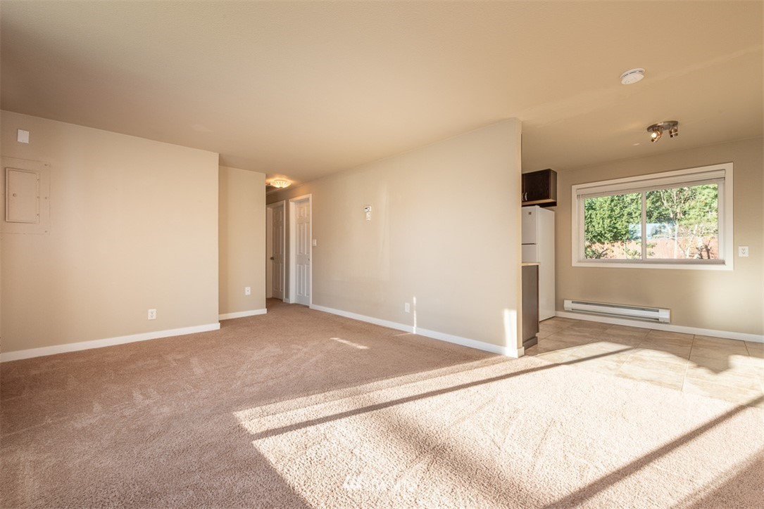 3616 Northeast 6th Street Renton, WA 98056 - Photo 4 of 26