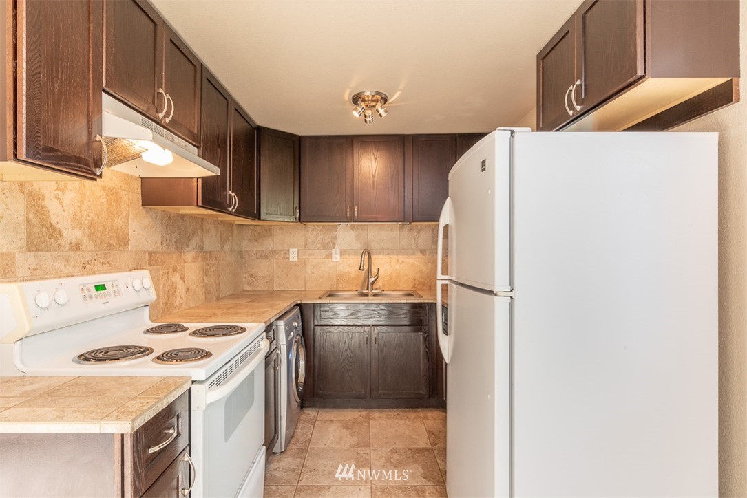 3616 Northeast 6th Street Renton, WA 98056 - Photo 8 of 26