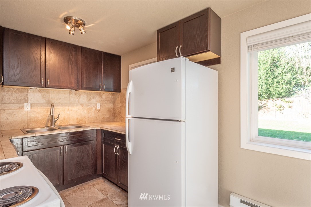 3616 Northeast 6th Street Renton, WA 98056 - Photo 9 of 26