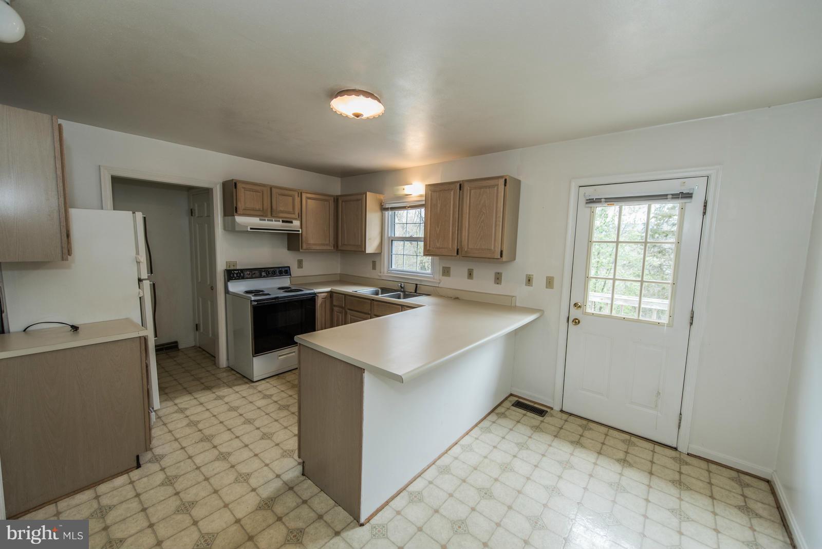 12 Spring Street Luray, VA 22835 - Photo 11 of 30 Kitchen