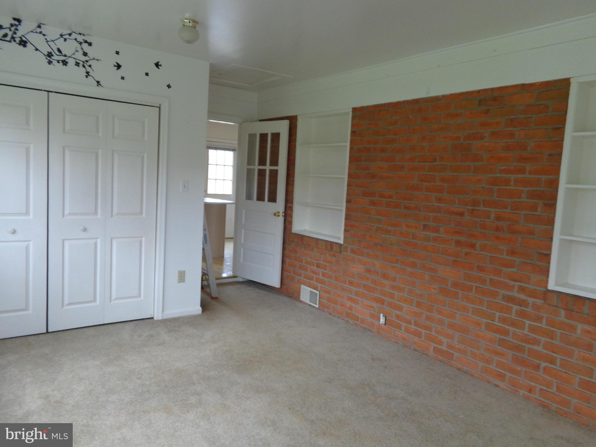 12 Spring Street Luray, VA 22835 - Photo 7 of 30 Family Room