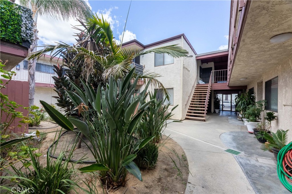 1001 Cherry, Unit 107 Long Beach, CA 90813 - Photo 6 of 38 Courtyard