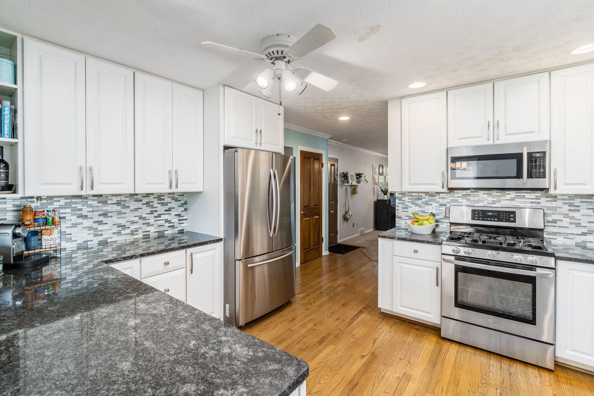 1480 Windham Road Columbus, OH 43220 - Photo 27 of 79 Kitchen
