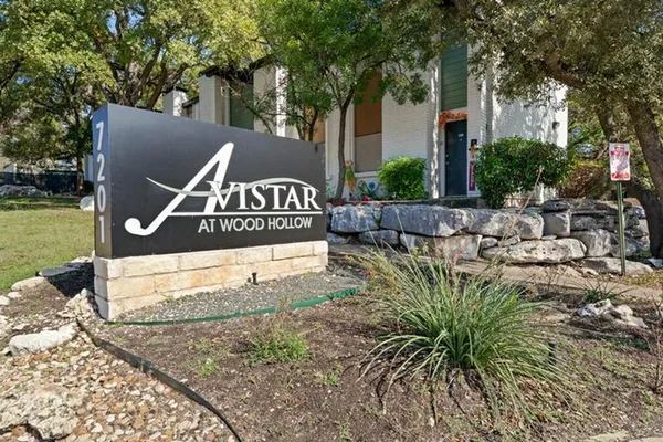 $800 | 7201 Wood Hollow Drive, Unit 322, Austin, TX 78731